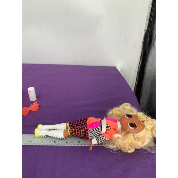 Lol Surprise OMG Lights Speedster 9 Inch Fashion Doll with Some Accessories - Picture 4 of 8